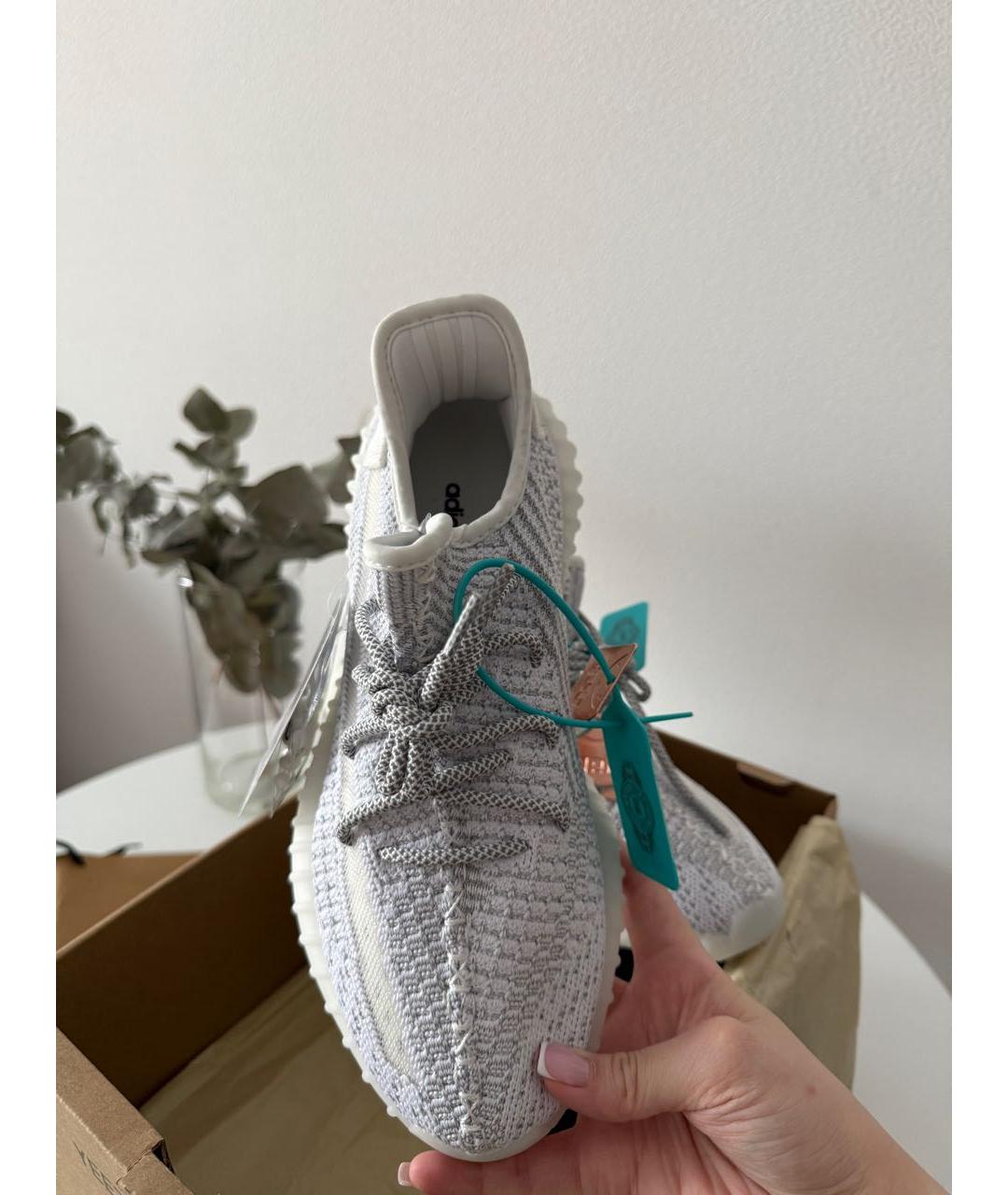 ADIDAS YEEZY Белые текстильные низкие кроссовки / кеды, фото 2