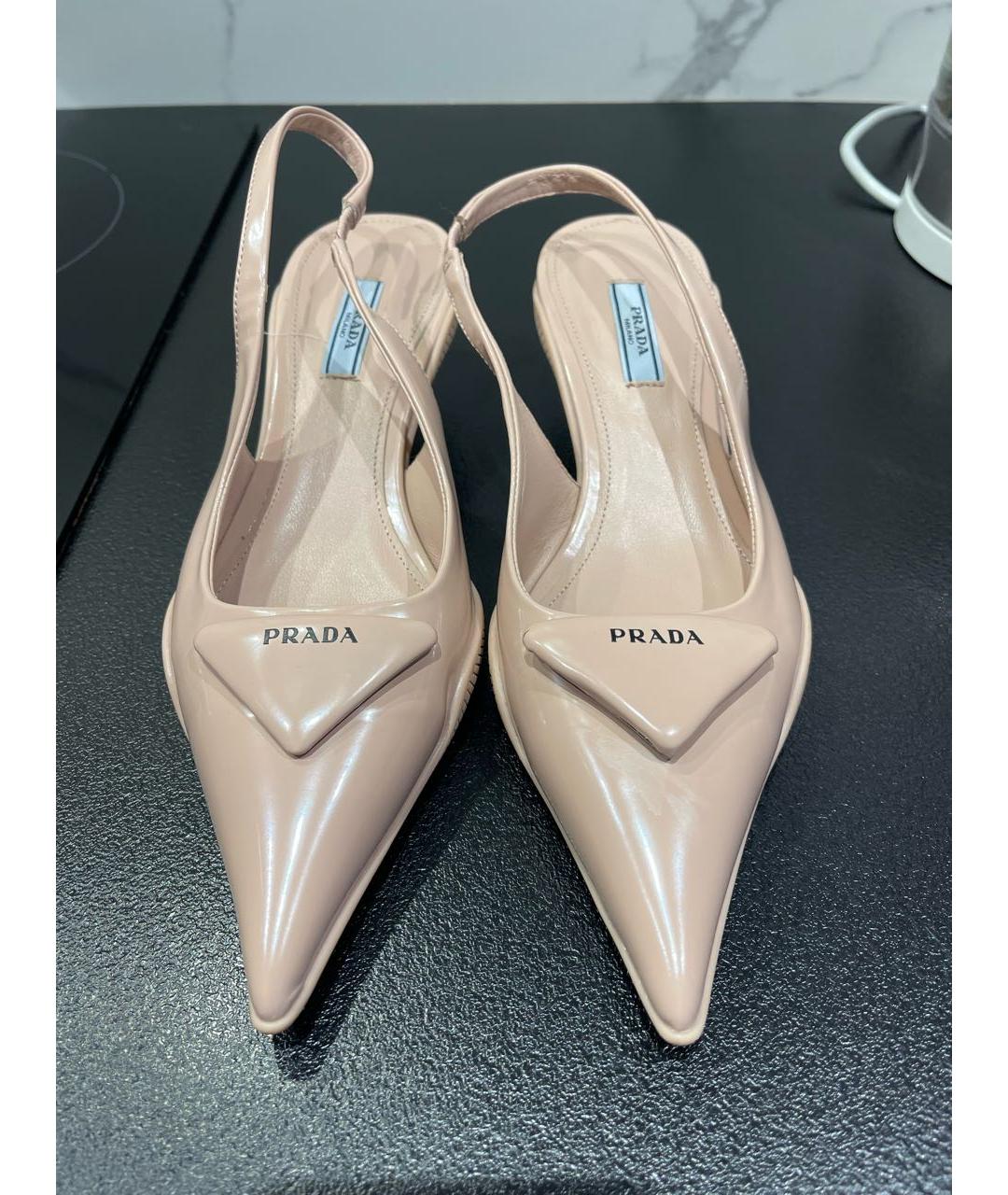 PRADA Бежевые кожаные лодочки на низком каблуке, фото 2