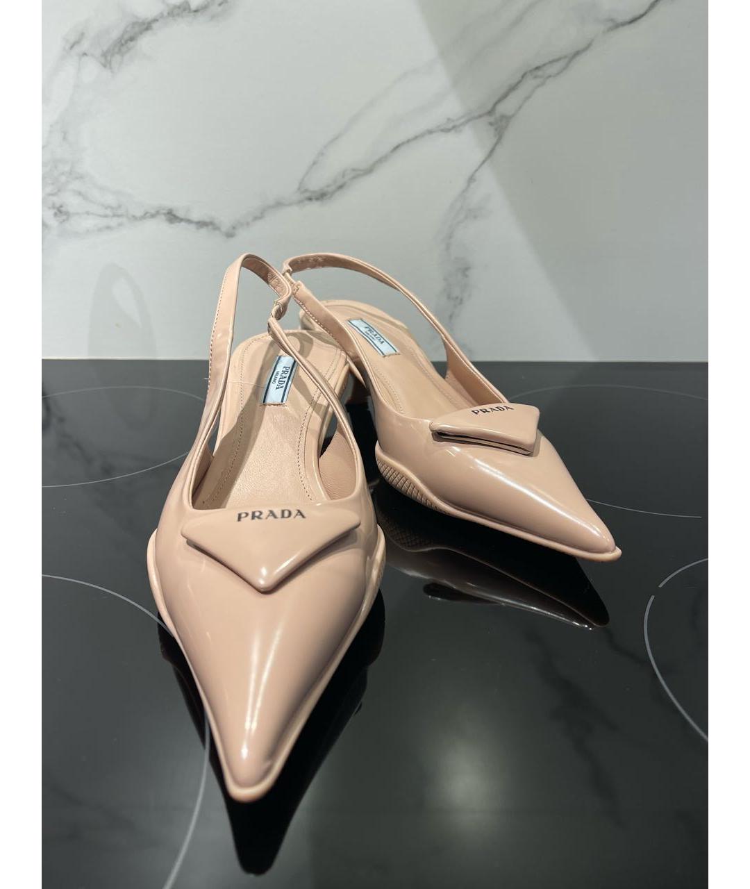 PRADA Бежевые кожаные лодочки на низком каблуке, фото 6