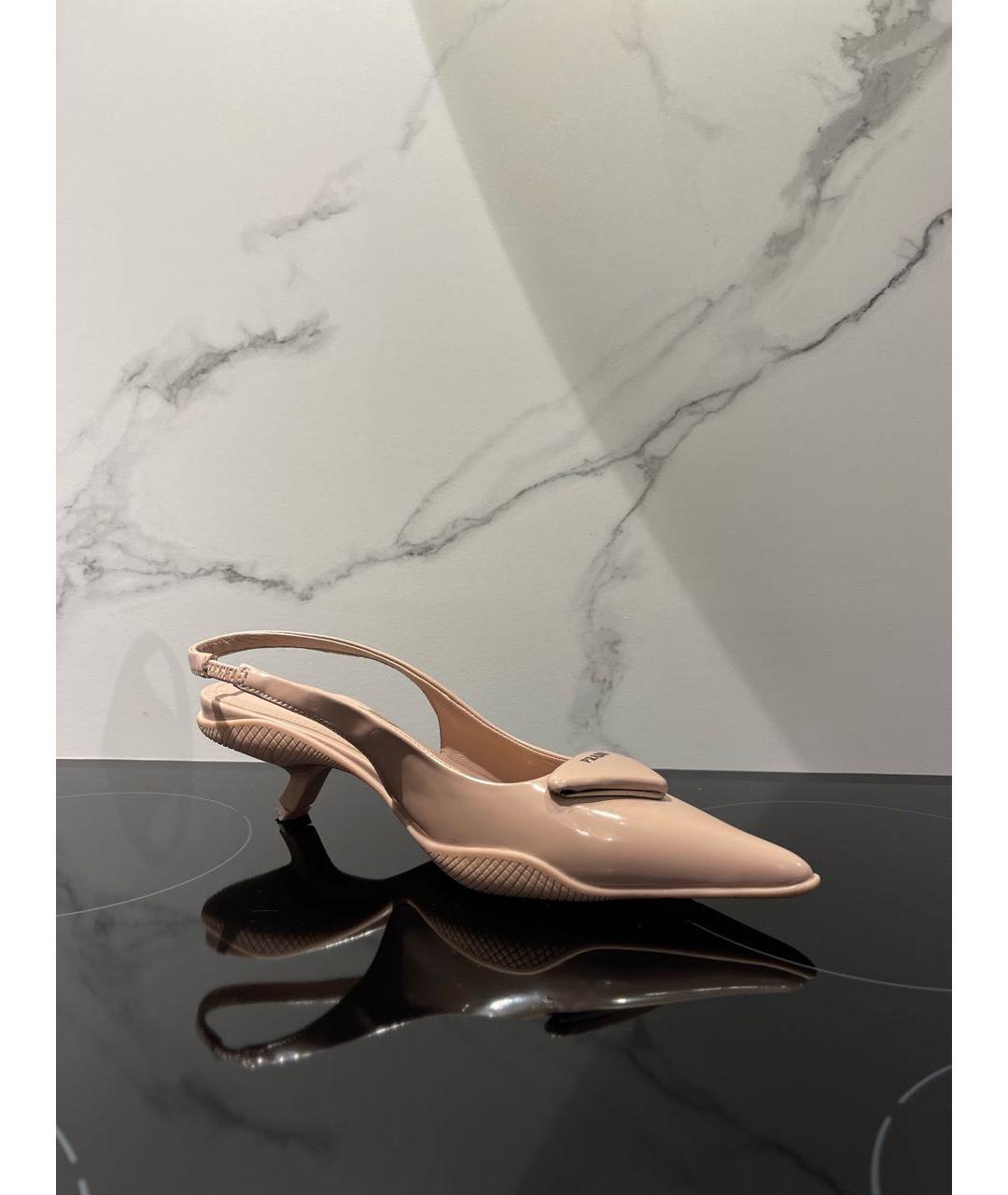 PRADA Бежевые кожаные лодочки на низком каблуке, фото 5