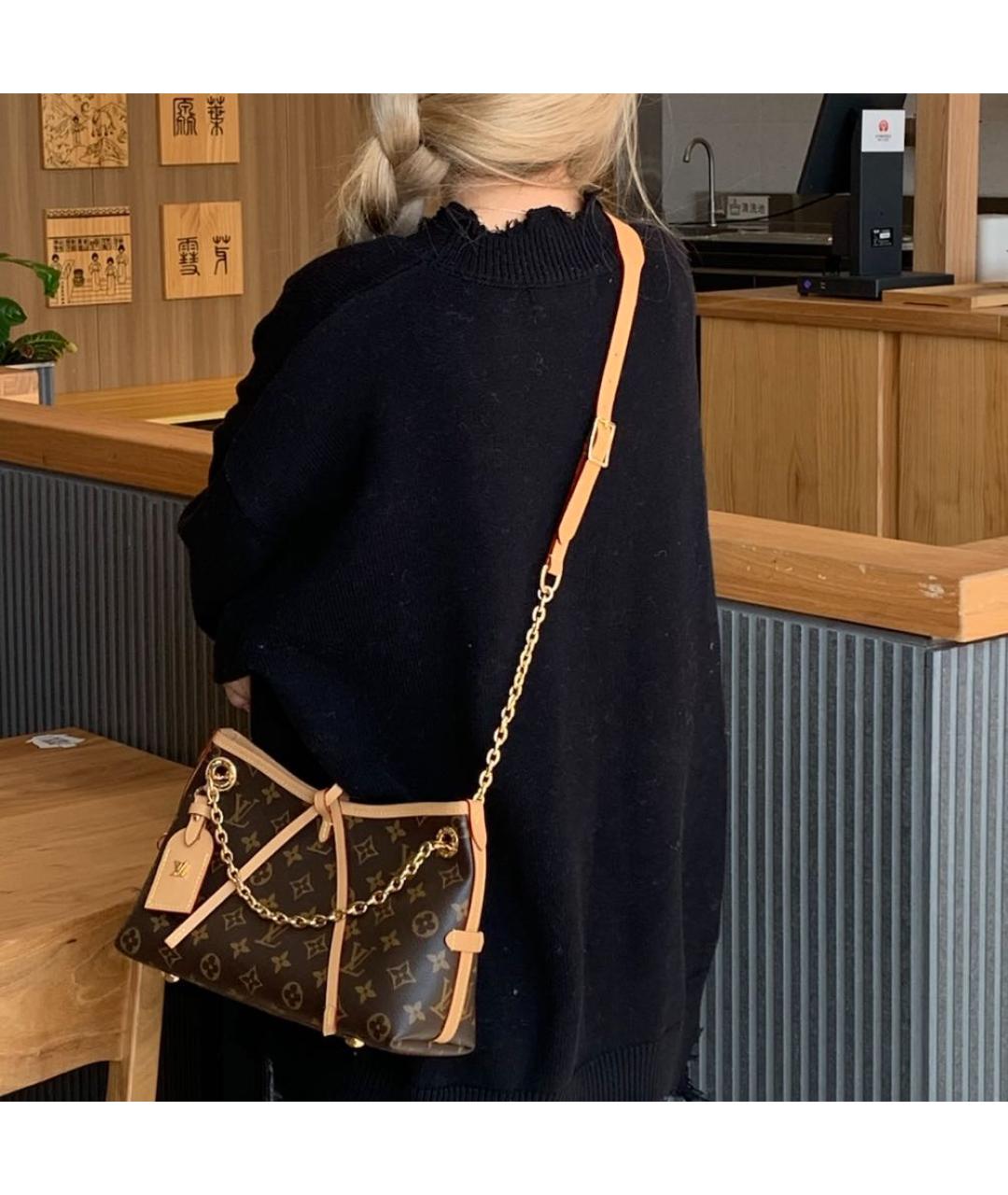 LOUIS VUITTON Коричневая кожаная сумка с короткими ручками, фото 4