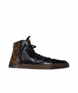 LOUIS VUITTON Высокие кроссовки / кеды