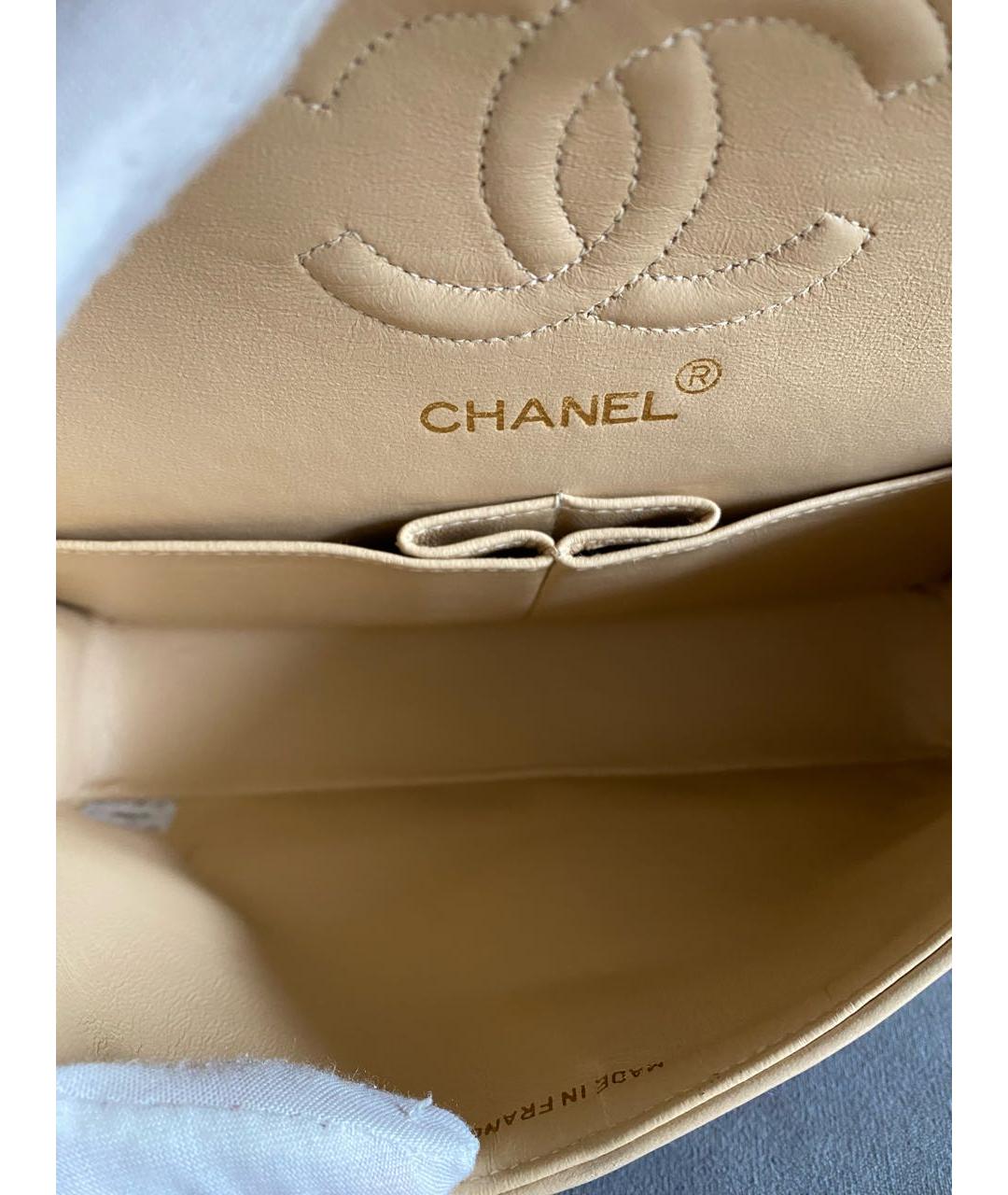 CHANEL Бежевая кожаная сумка на плечо, фото 4