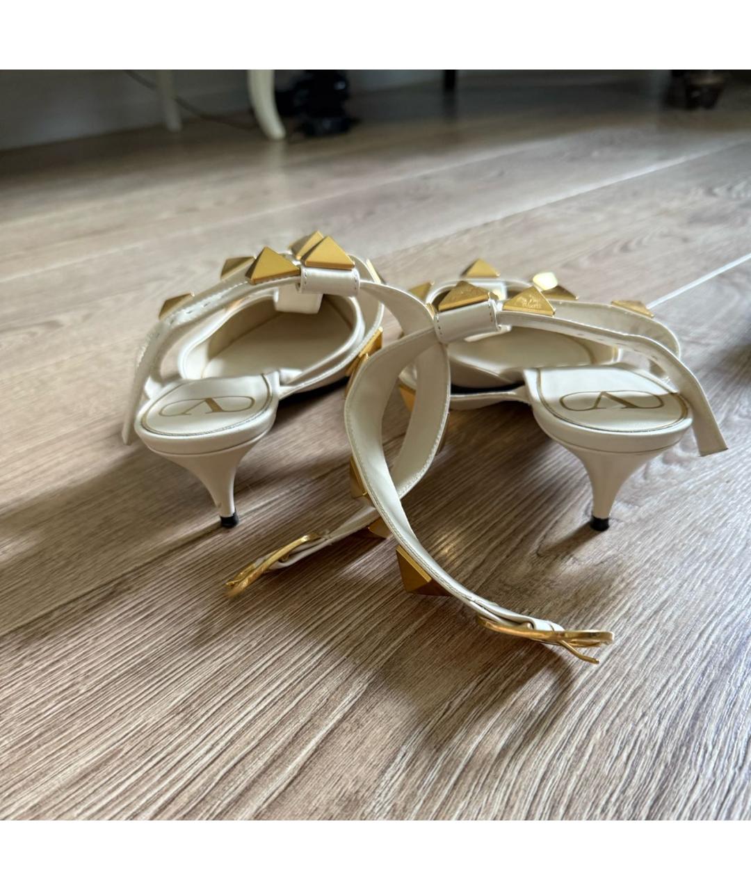 VALENTINO Белые кожаные лодочки на низком каблуке, фото 4