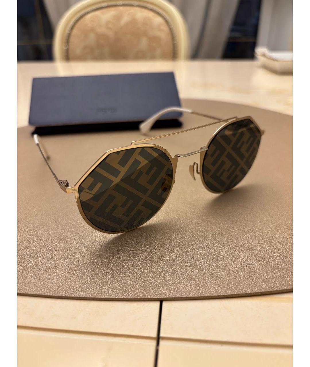 FENDI Золотые металлические солнцезащитные очки, фото 2