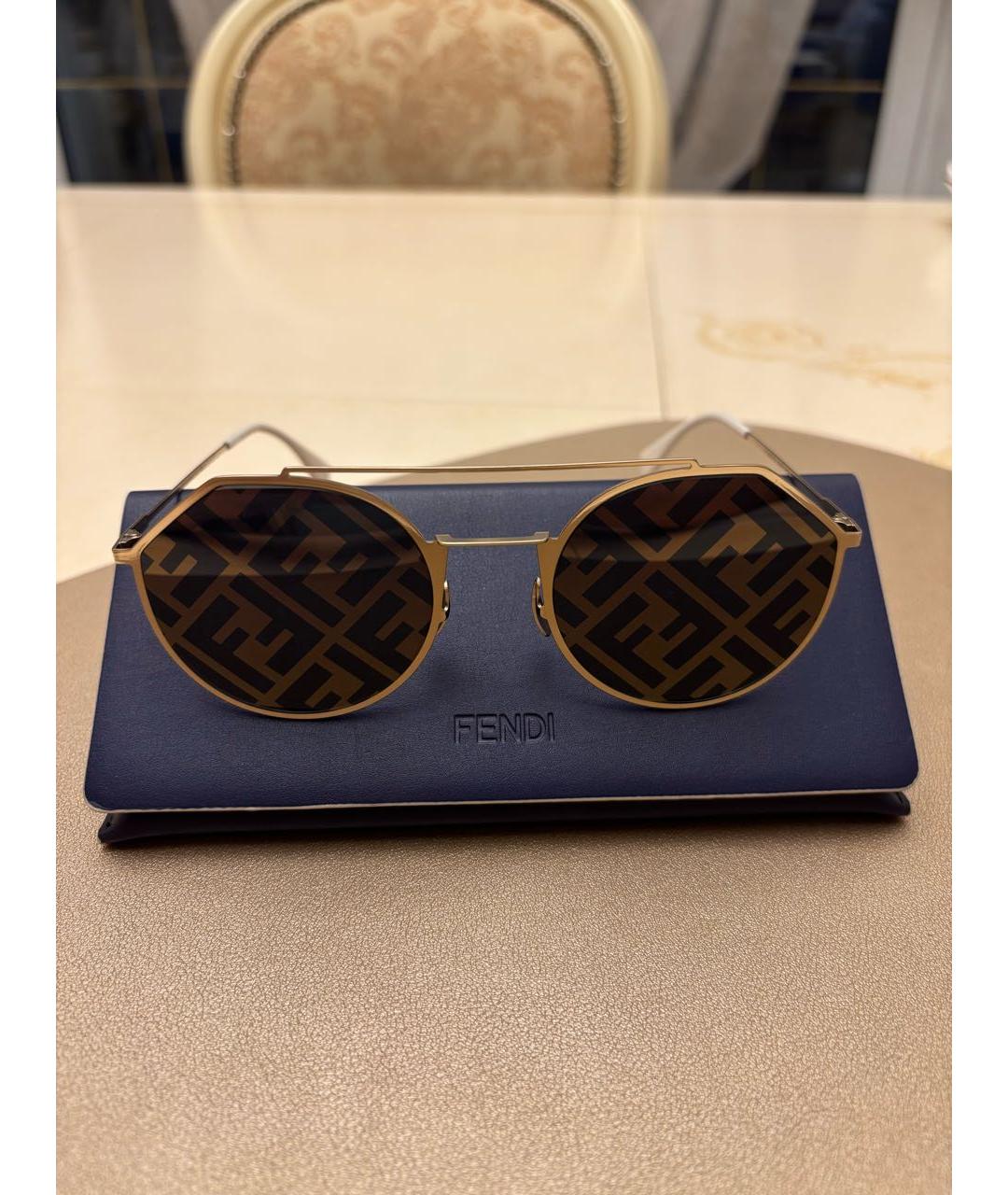 FENDI Золотые металлические солнцезащитные очки, фото 8
