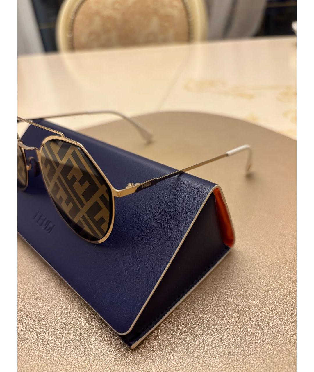 FENDI Золотые металлические солнцезащитные очки, фото 4