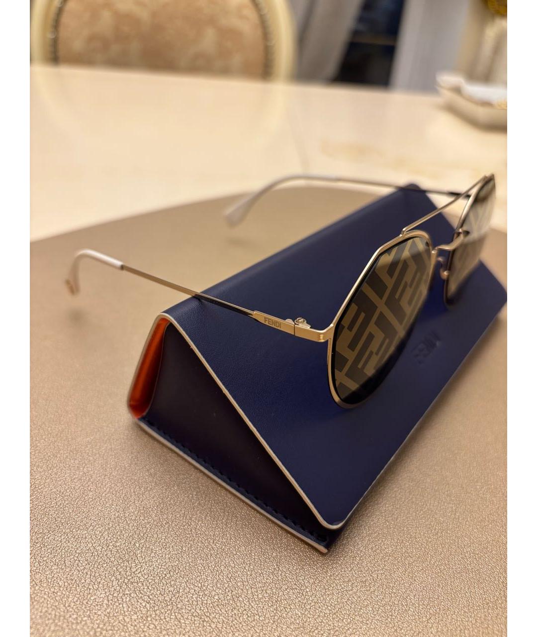 FENDI Золотые металлические солнцезащитные очки, фото 3