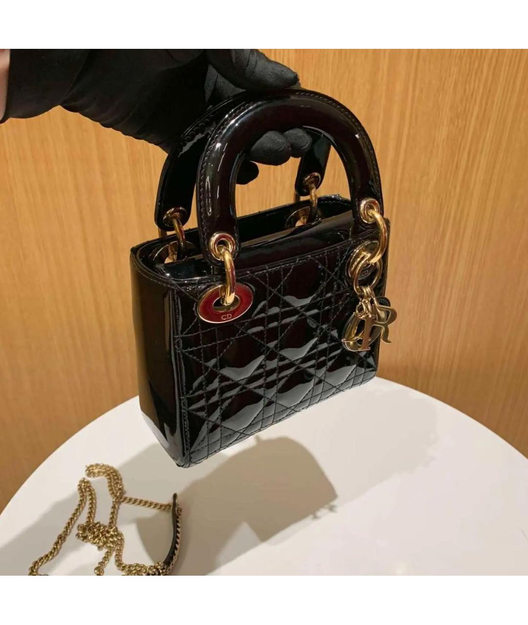 CHRISTIAN DIOR Черная сумка с короткими ручками из лакированной кожи, фото 4