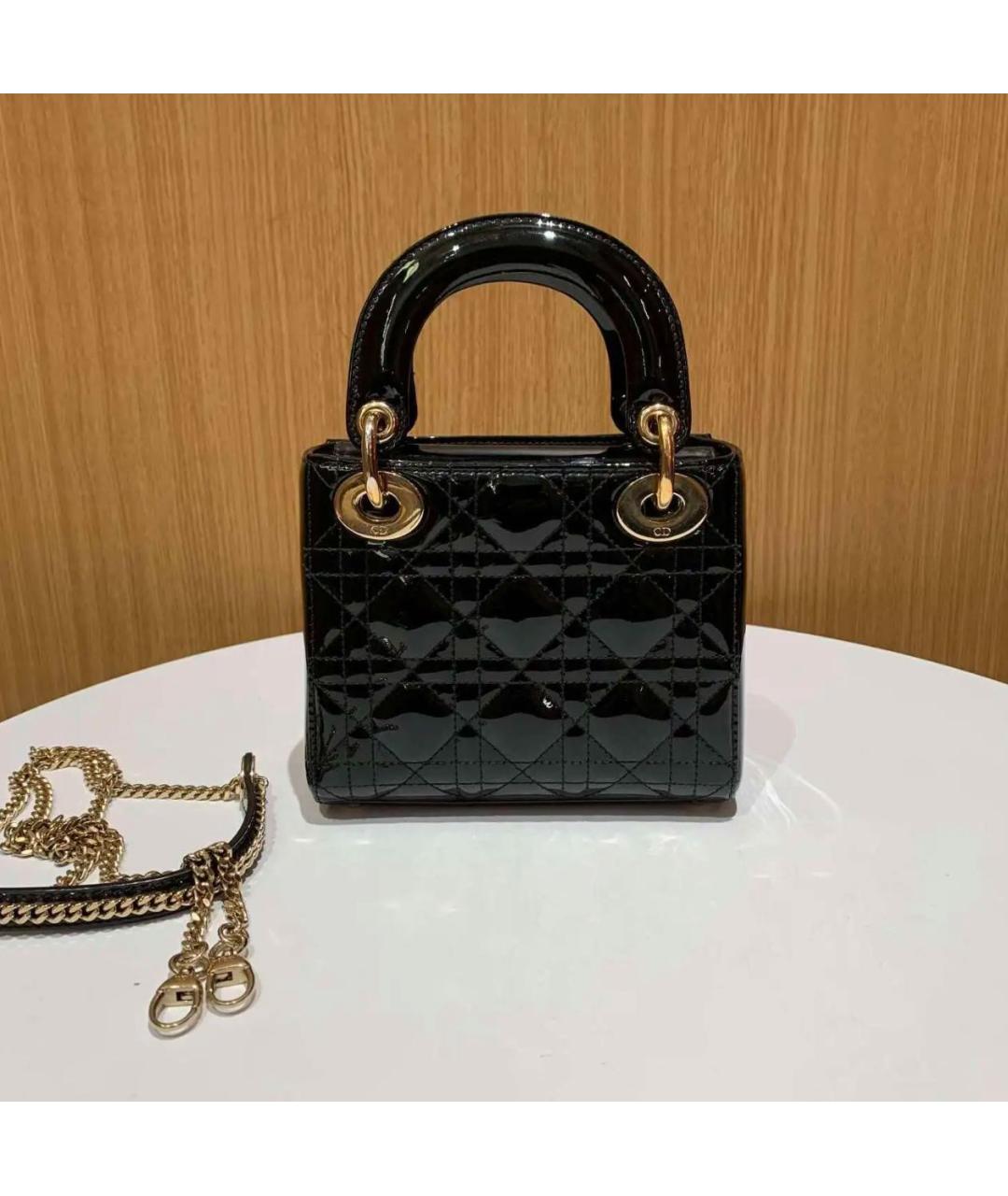 CHRISTIAN DIOR Черная сумка с короткими ручками из лакированной кожи, фото 3