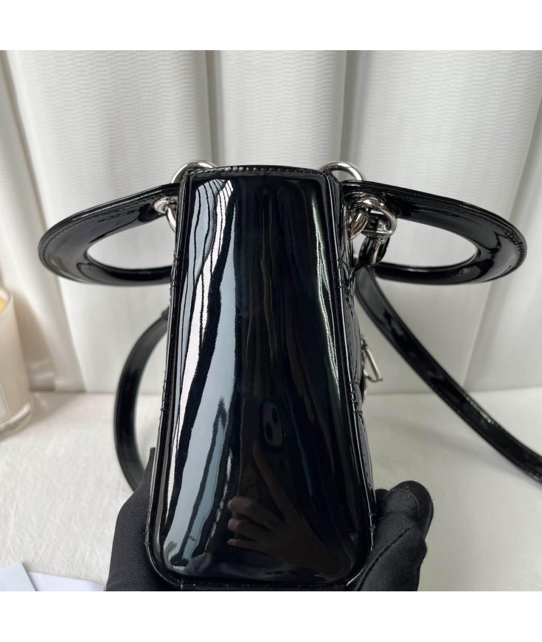 CHRISTIAN DIOR Черная сумка с короткими ручками из лакированной кожи, фото 7