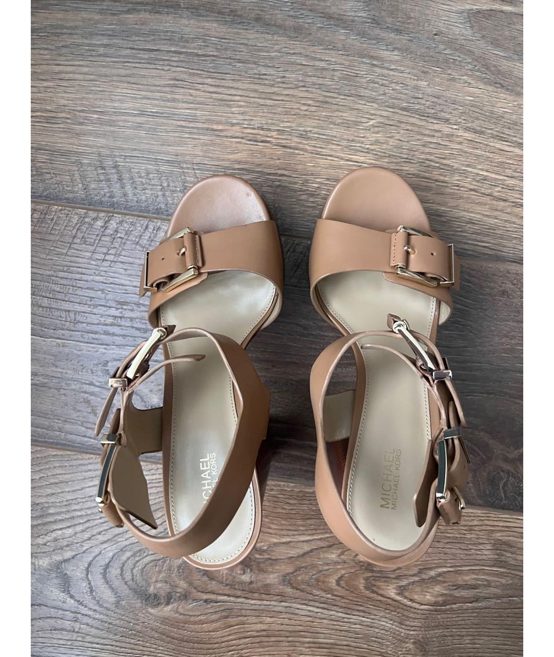 MICHAEL KORS Горчичные кожаные босоножки, фото 3