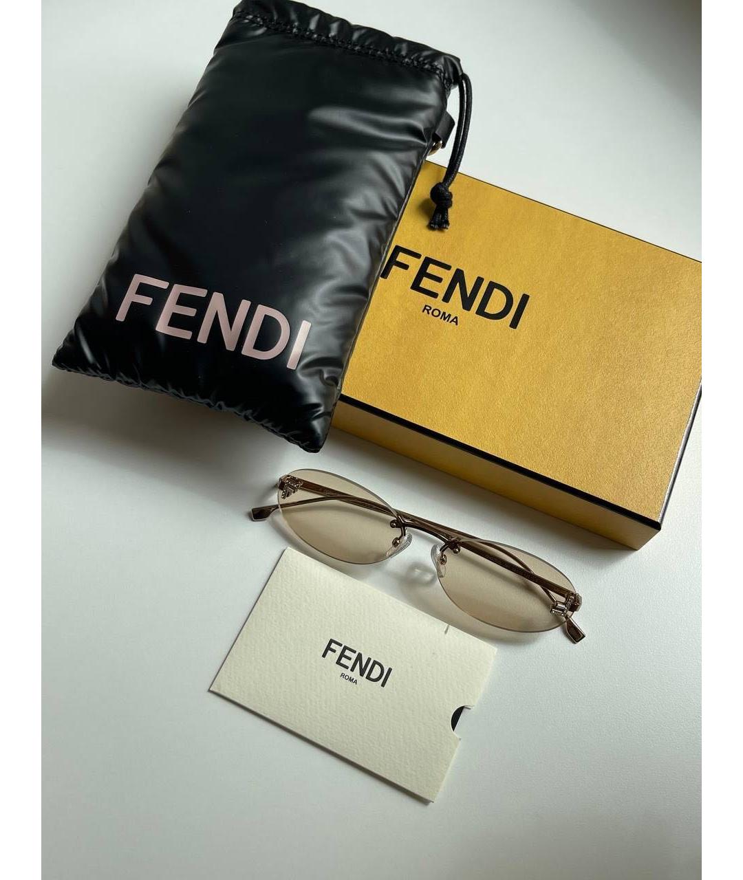 FENDI Бежевые пластиковые солнцезащитные очки, фото 4
