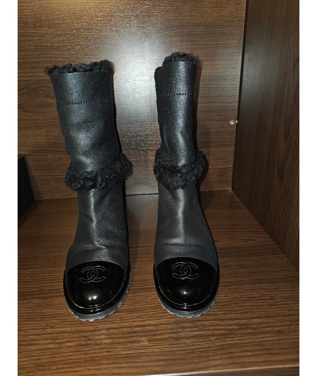 CHANEL Черные кожаные сапоги, фото 2