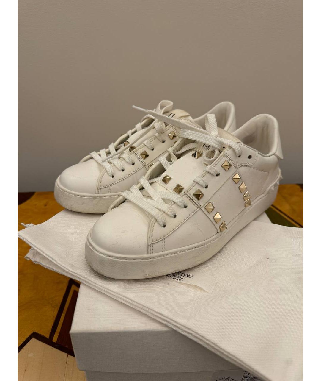 VALENTINO Белые кожаные кроссовки, фото 2