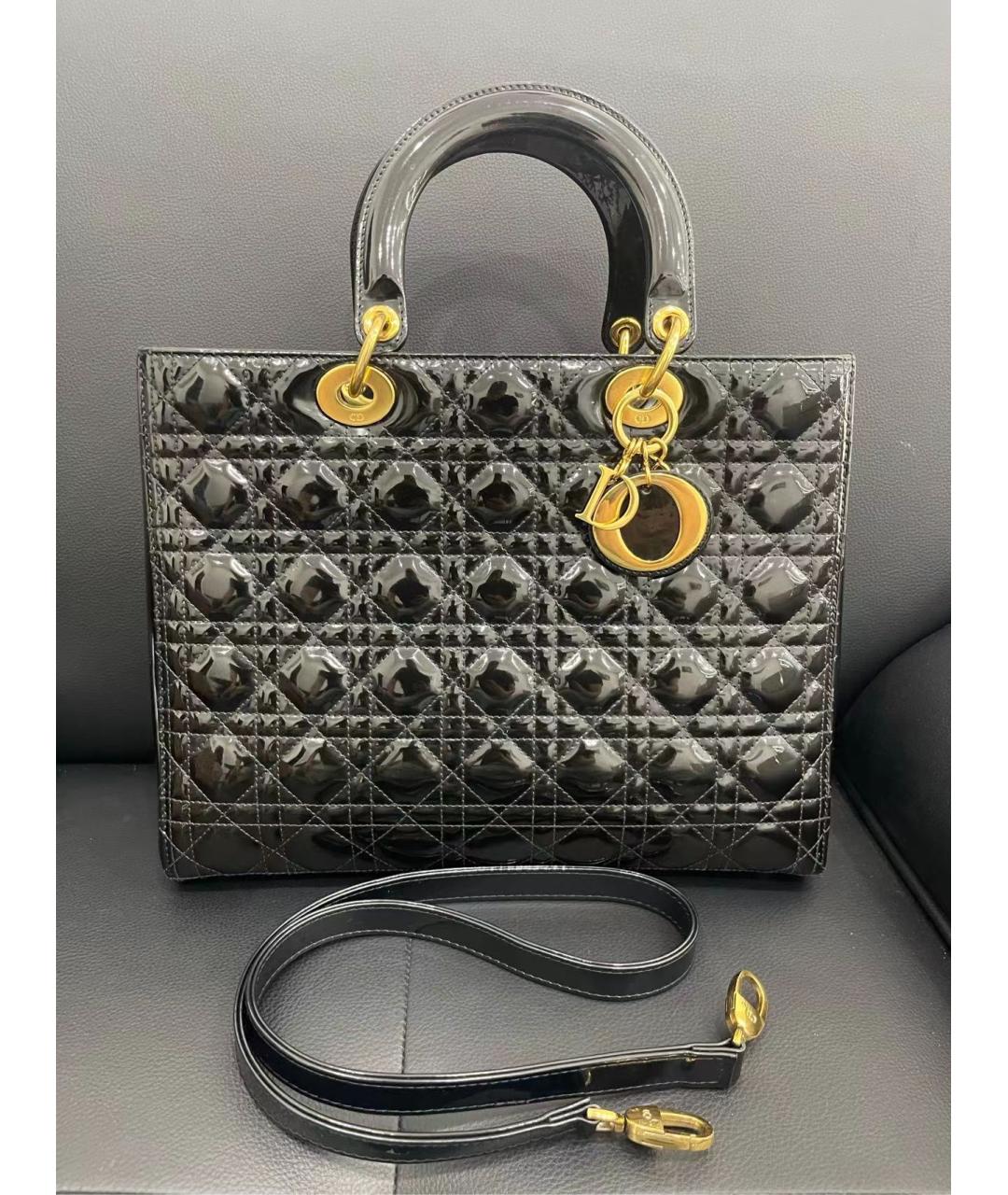 CHRISTIAN DIOR Черная сумка с короткими ручками из лакированной кожи, фото 2