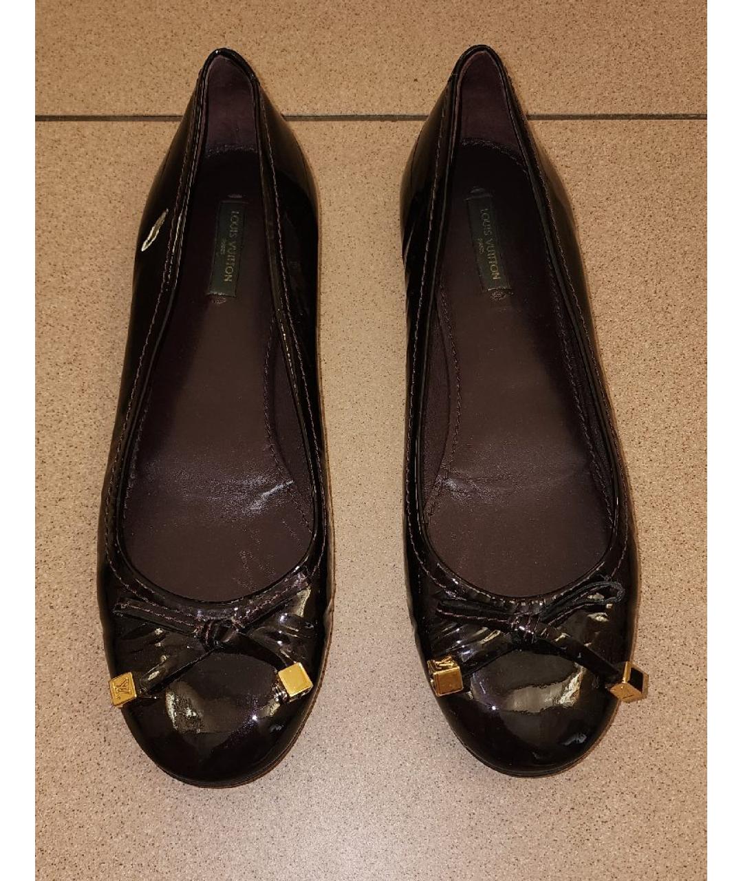 LOUIS VUITTON Бордовые балетки из лакированной кожи, фото 2