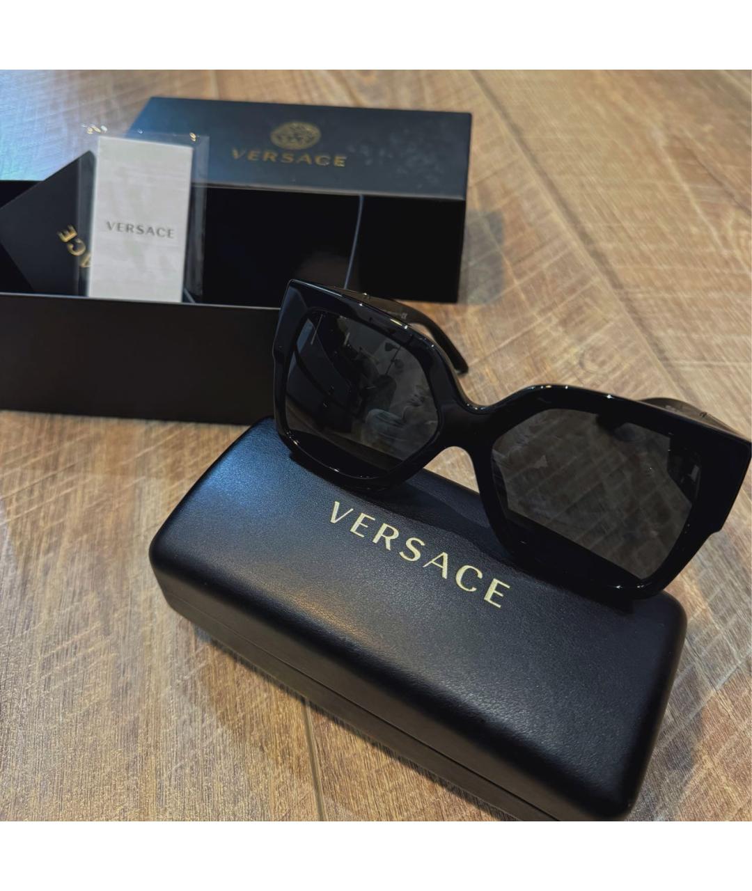 VERSACE Черные пластиковые солнцезащитные очки, фото 3
