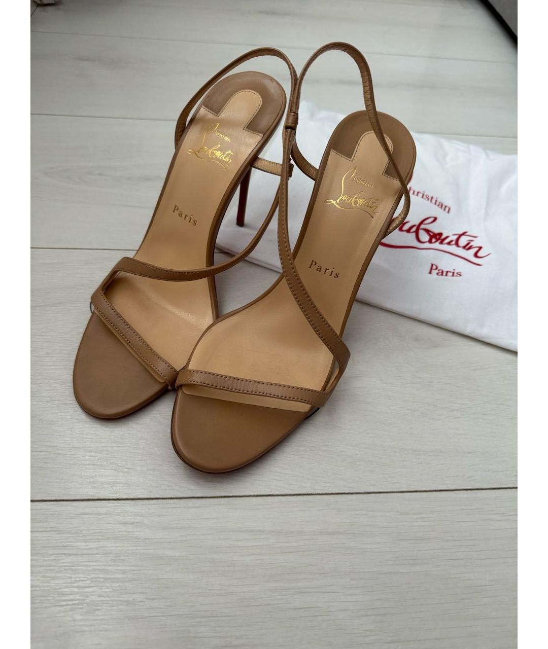 CHRISTIAN LOUBOUTIN Бежевые кожаные босоножки, фото 3