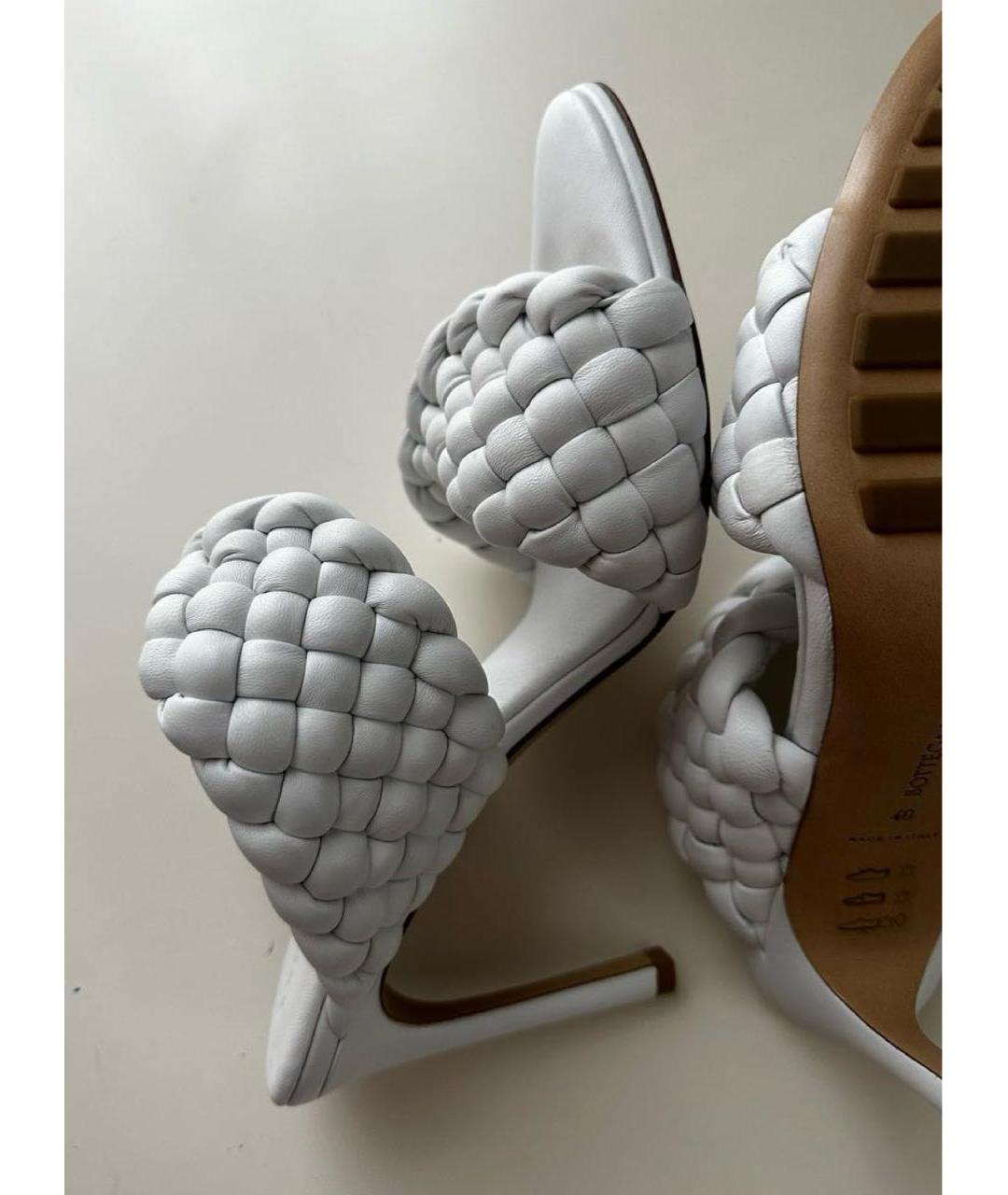 BOTTEGA VENETA Белые кожаные босоножки, фото 5