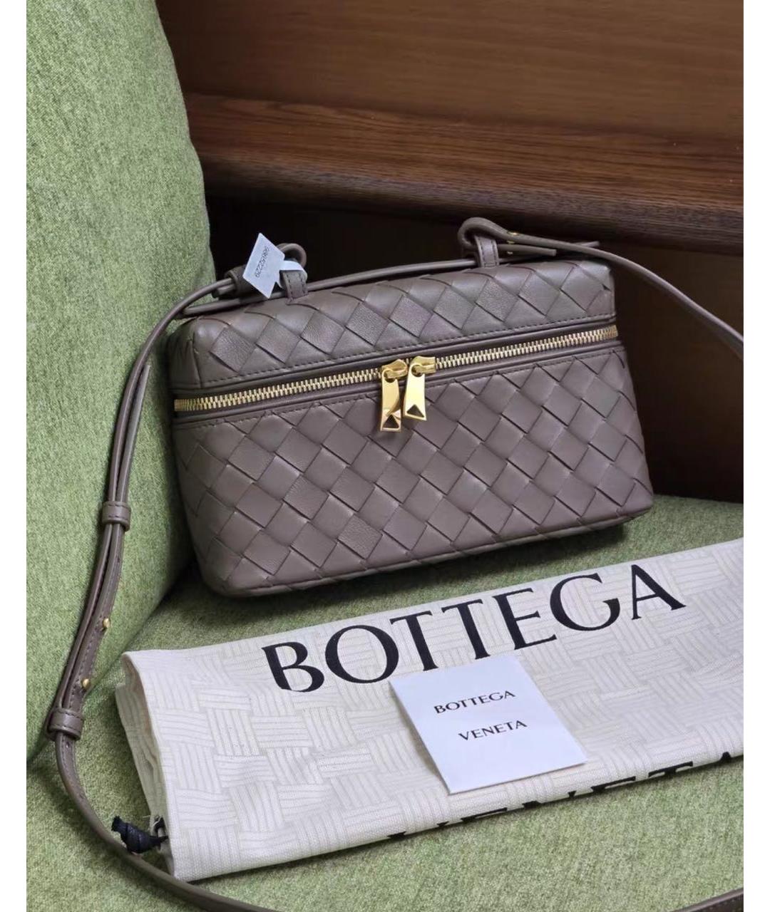 BOTTEGA VENETA Бежевая кожаная сумка с короткими ручками, фото 2