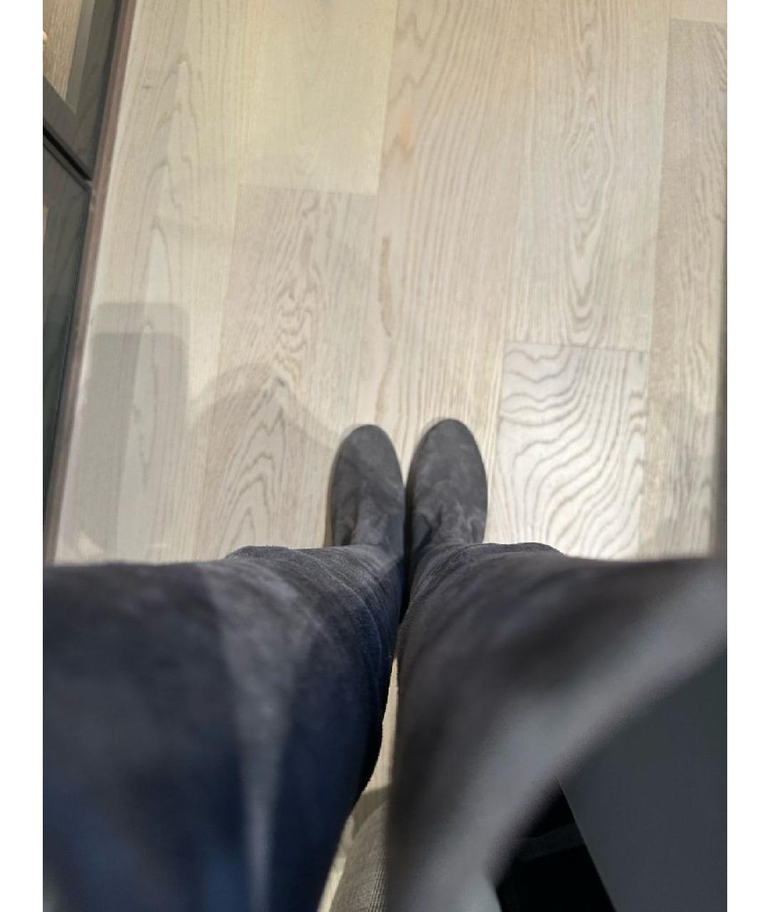 STUART WEITZMAN Антрацитовые замшевые ботфорты, фото 3