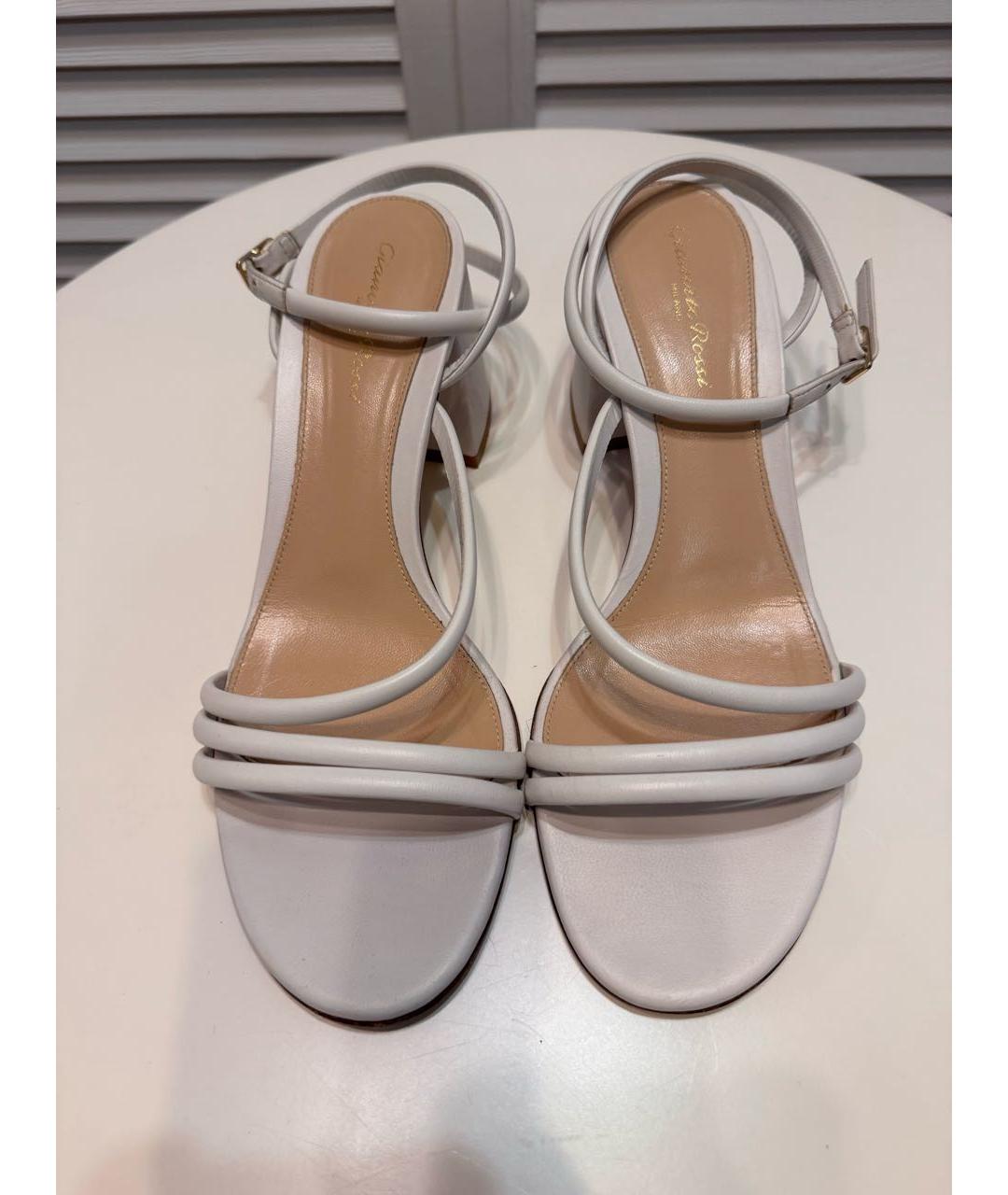 GIANVITO ROSSI Белые кожаные босоножки, фото 2