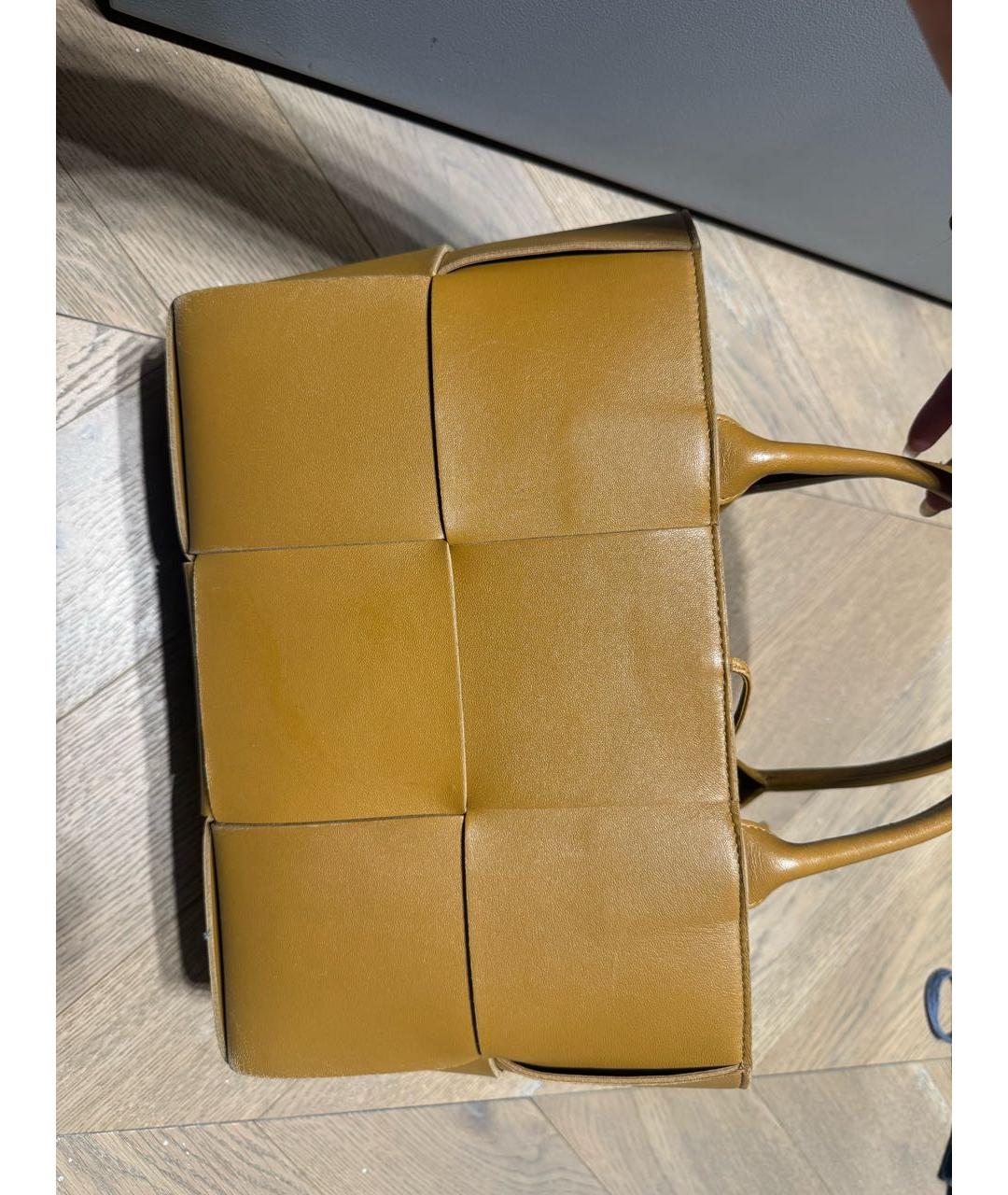 BOTTEGA VENETA Коричневая кожаная сумка тоут, фото 2