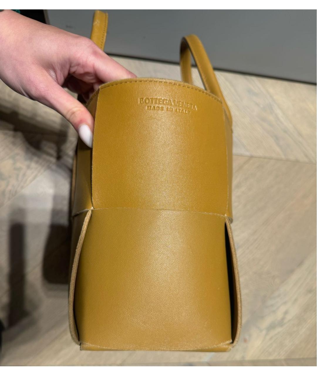 BOTTEGA VENETA Коричневая кожаная сумка тоут, фото 3