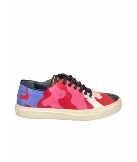 VALENTINO Низкие кроссовки / кеды