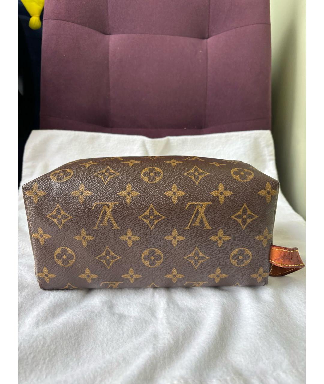 LOUIS VUITTON Коричневая косметичка из искусственной кожи, фото 6