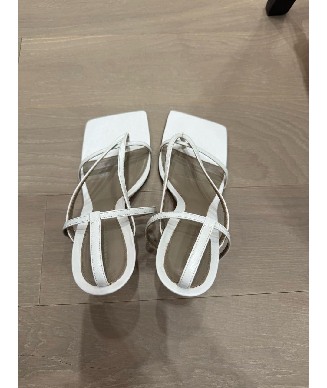 BOTTEGA VENETA Белые кожаные босоножки, фото 3