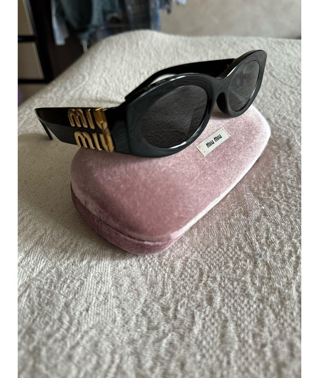 MIU MIU Черные пластиковые солнцезащитные очки, фото 2