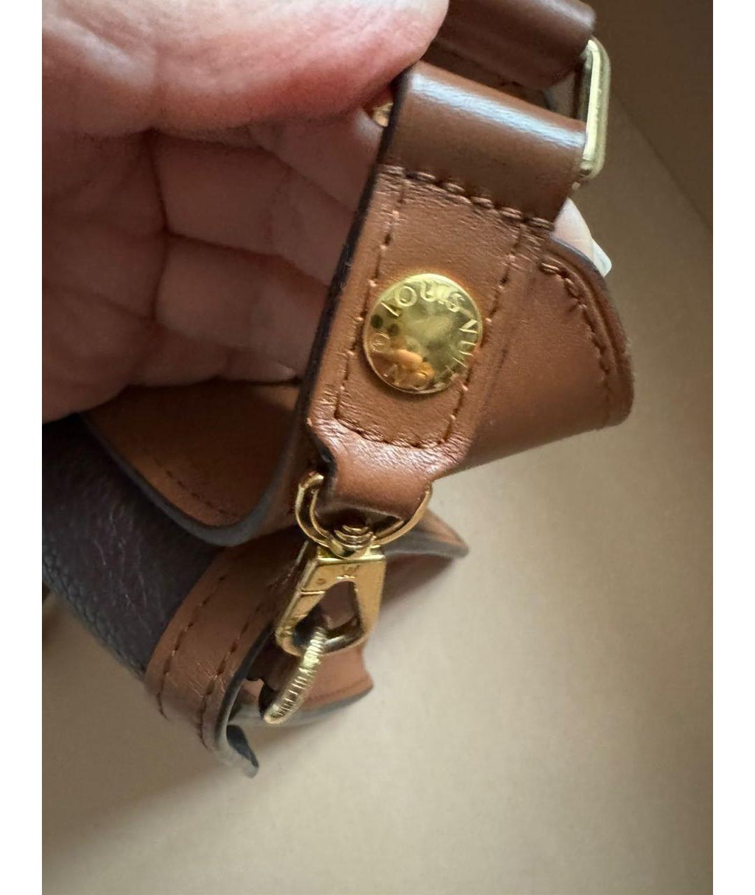 LOUIS VUITTON Коричневая кожаная поясная сумка, фото 6