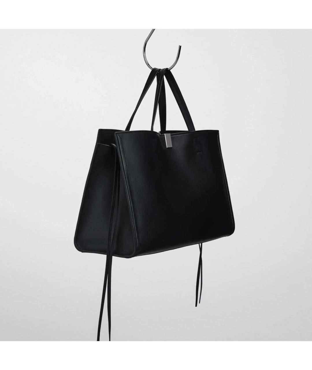 PHOEBE PHILO Черная кожаная сумка с короткими ручками, фото 2