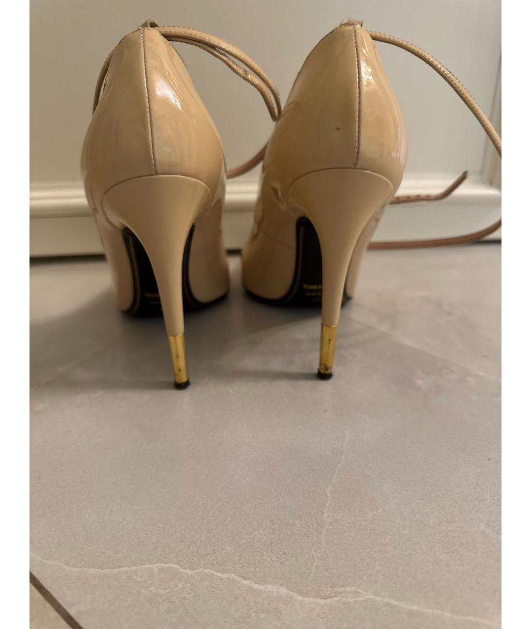 TOM FORD Бежевые туфли из лакированной кожи, фото 5