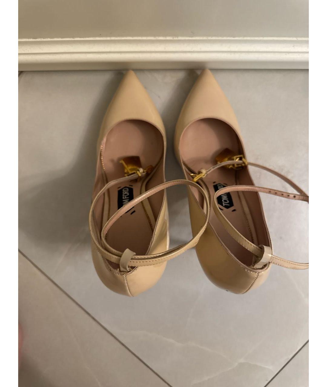 TOM FORD Бежевые туфли из лакированной кожи, фото 3