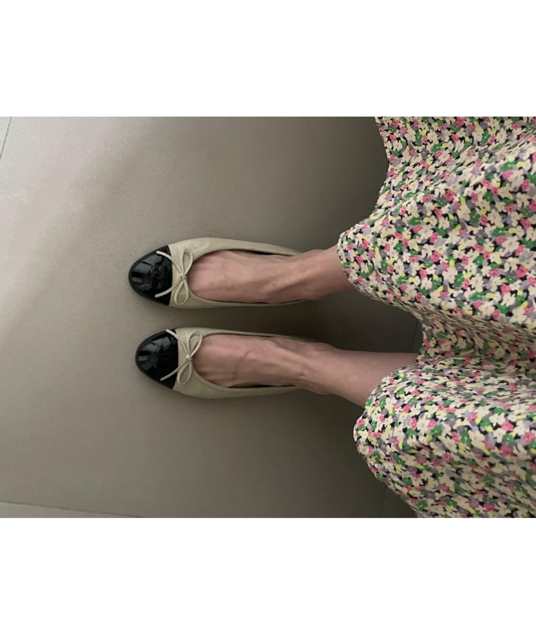 CHANEL Балетки из лакированной кожи, фото 2