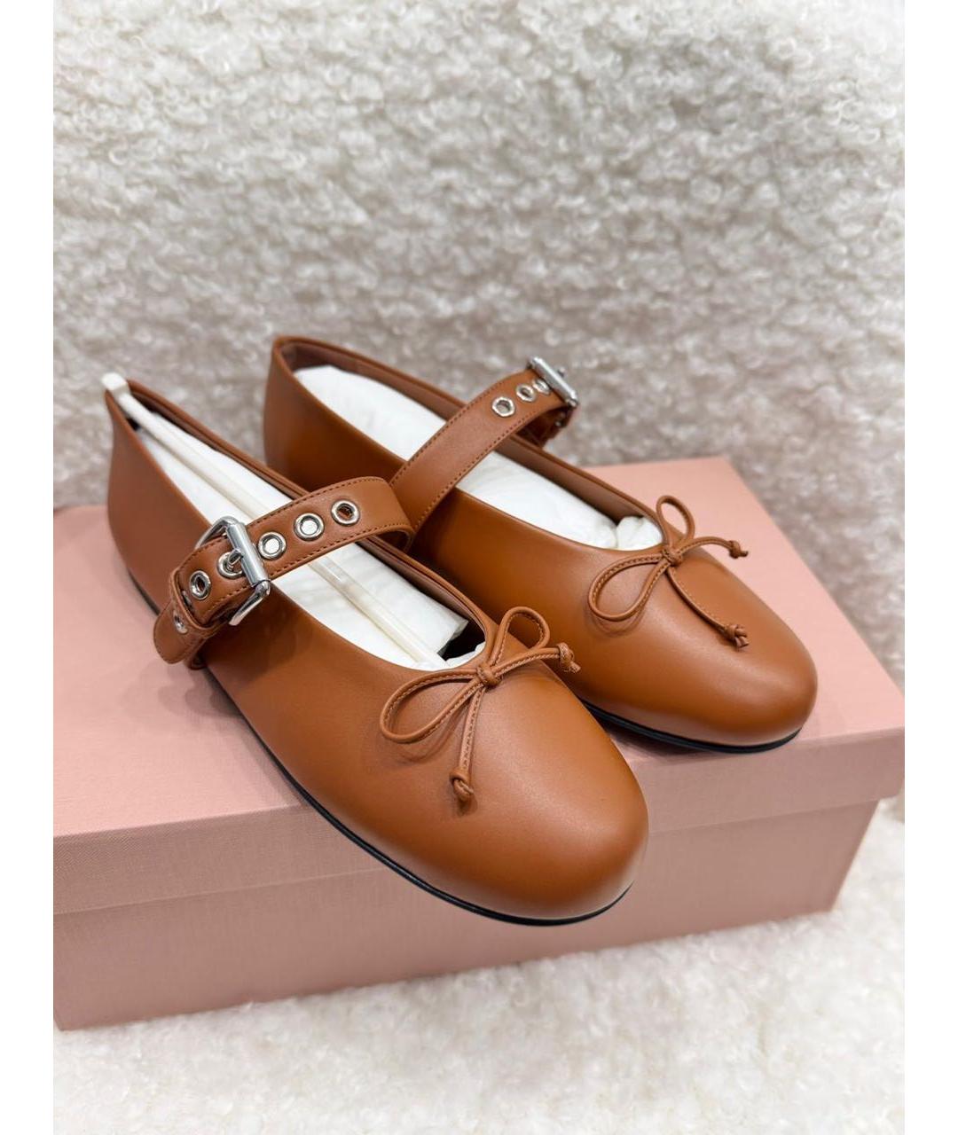 MIU MIU Коричневые кожаные балетки, фото 5