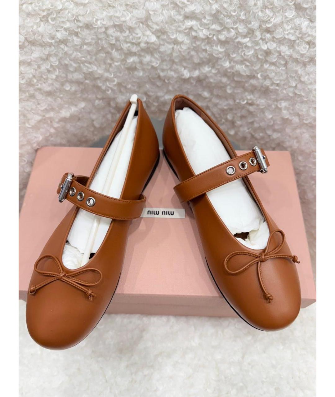 MIU MIU Коричневые кожаные балетки, фото 2