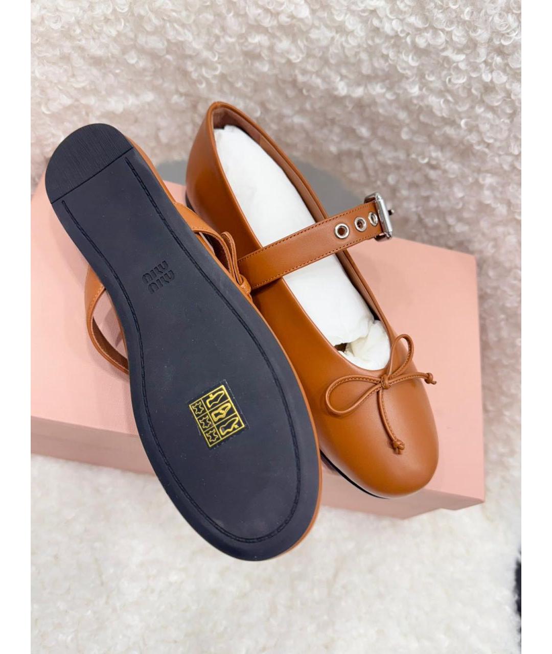 MIU MIU Коричневые кожаные балетки, фото 3