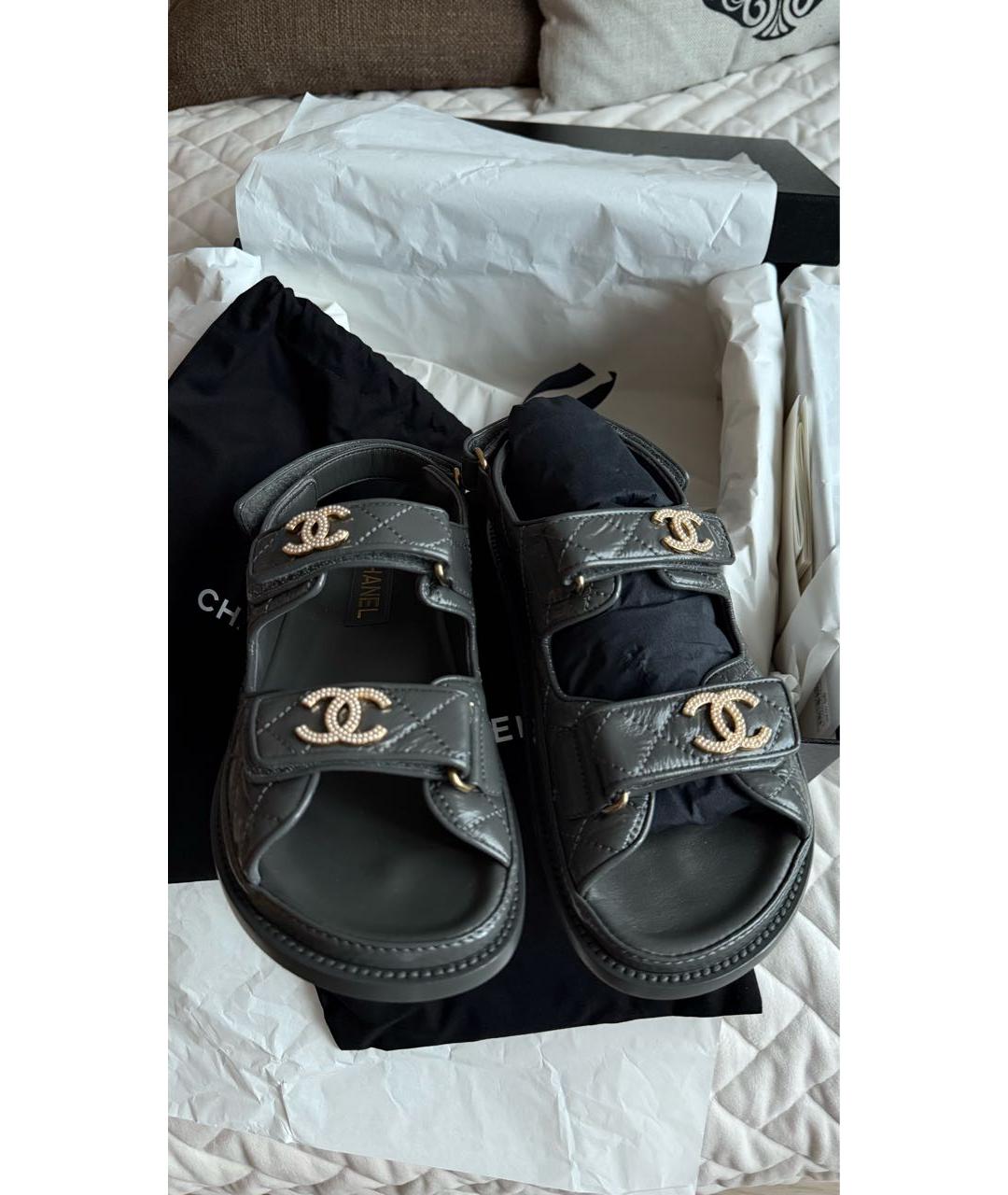 CHANEL Антрацитовые сандалии, фото 5