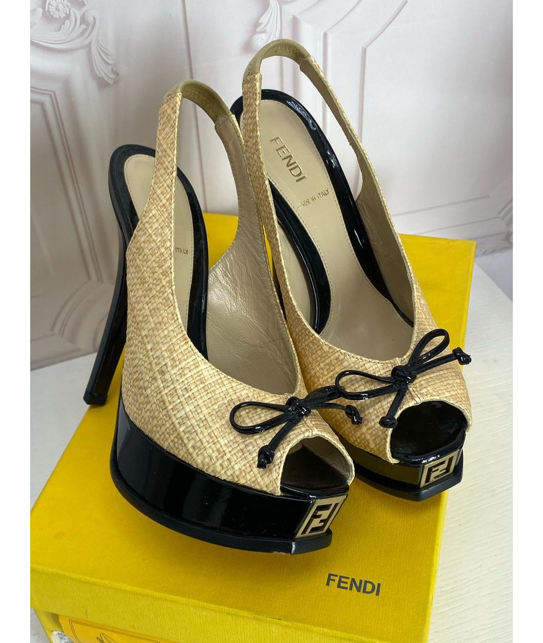 FENDI Бежевые кожаные босоножки, фото 5