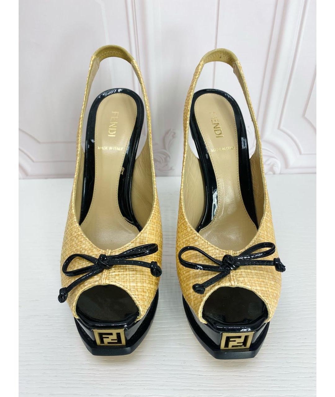 FENDI Бежевые кожаные босоножки, фото 2