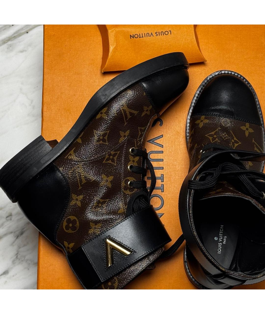 LOUIS VUITTON Черные кожаные ботинки, фото 2