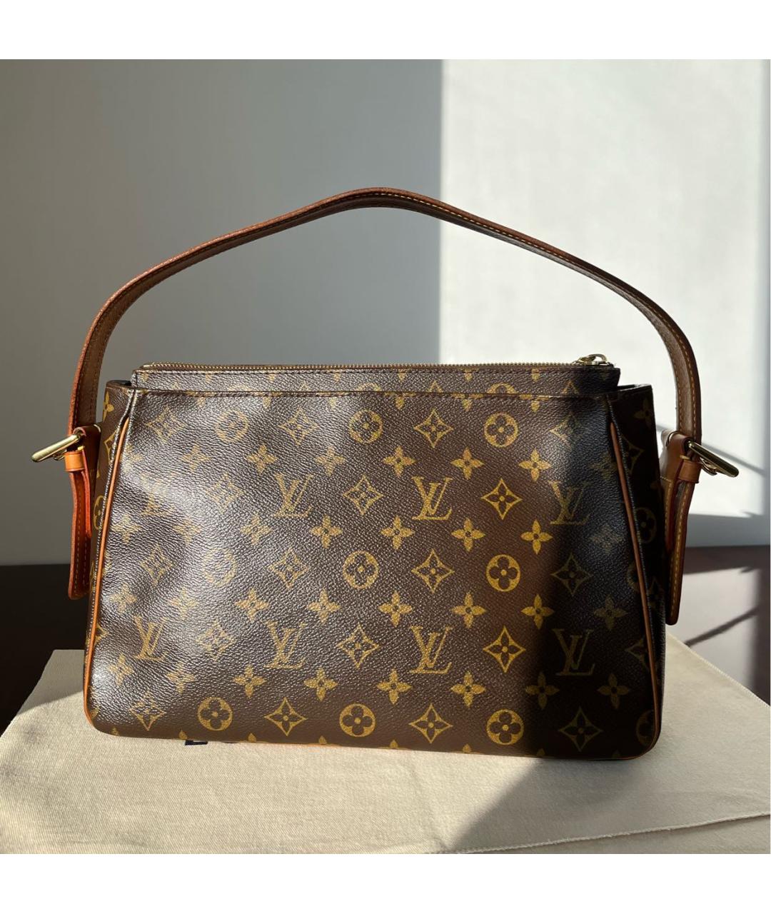 LOUIS VUITTON Коричневая сумка с короткими ручками, фото 4