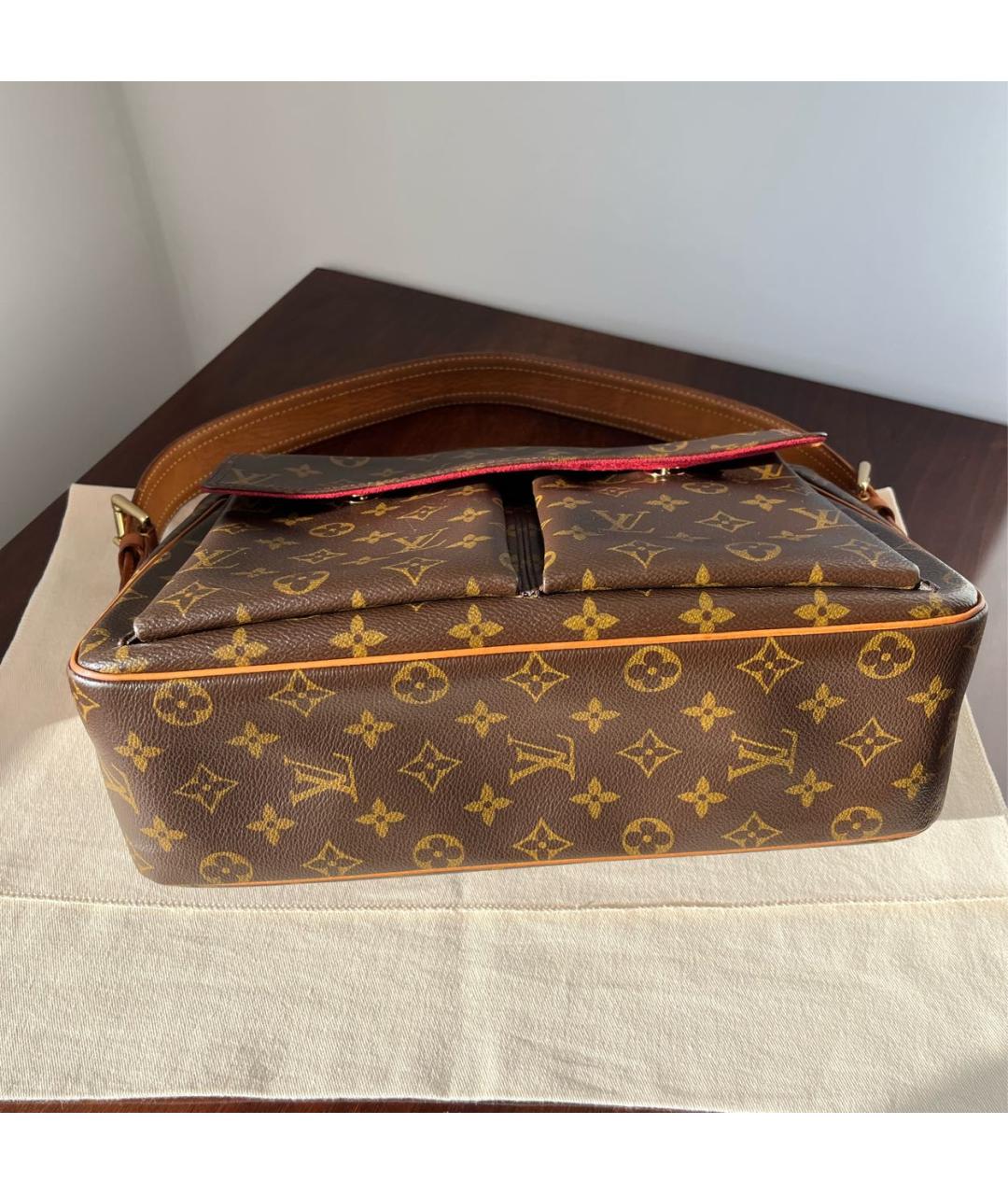 LOUIS VUITTON Коричневая сумка с короткими ручками, фото 8