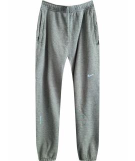 NIKE Повседневные брюки