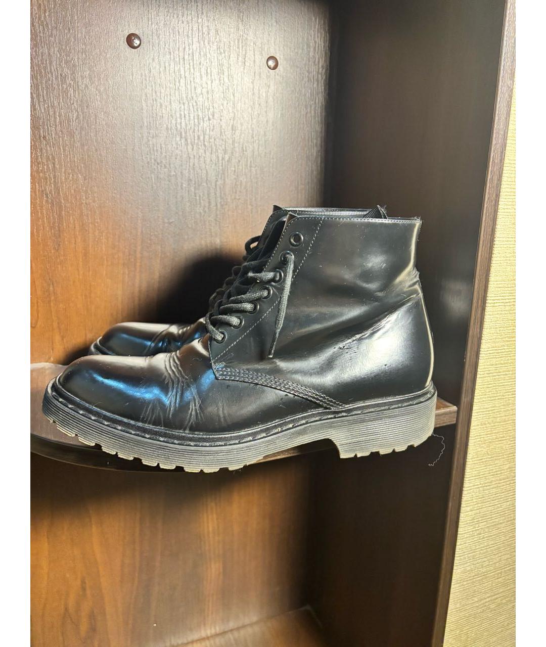 SAINT LAURENT Черные высокие ботинки из лакированной кожи, фото 5