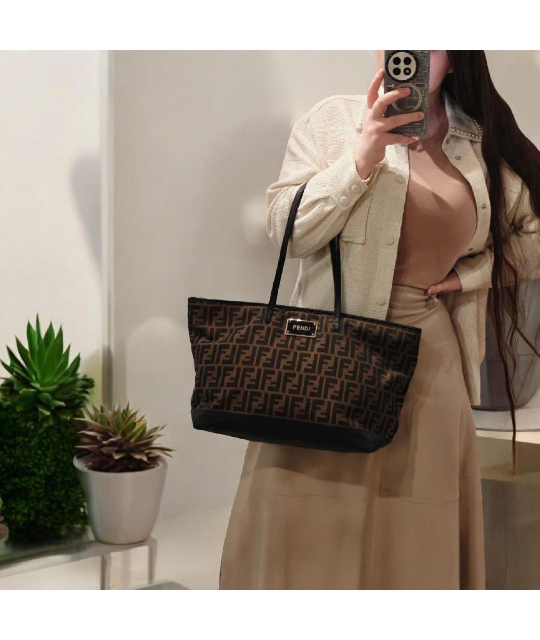 FENDI Коричневая сумка тоут, фото 3